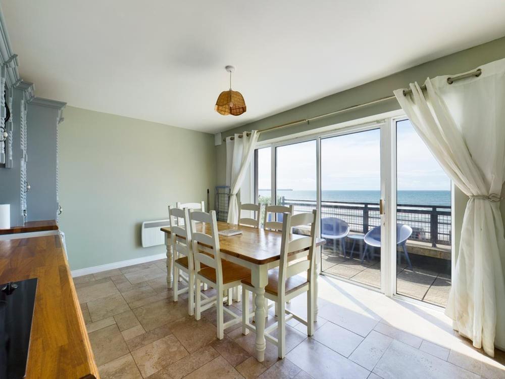 Holiday Apartment Iris Уотърфорд Екстериор снимка